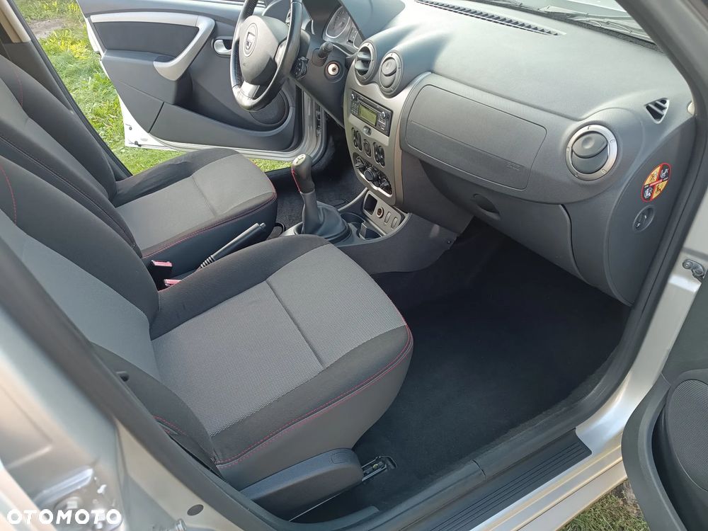 Dacia Duster 1.6 - 17