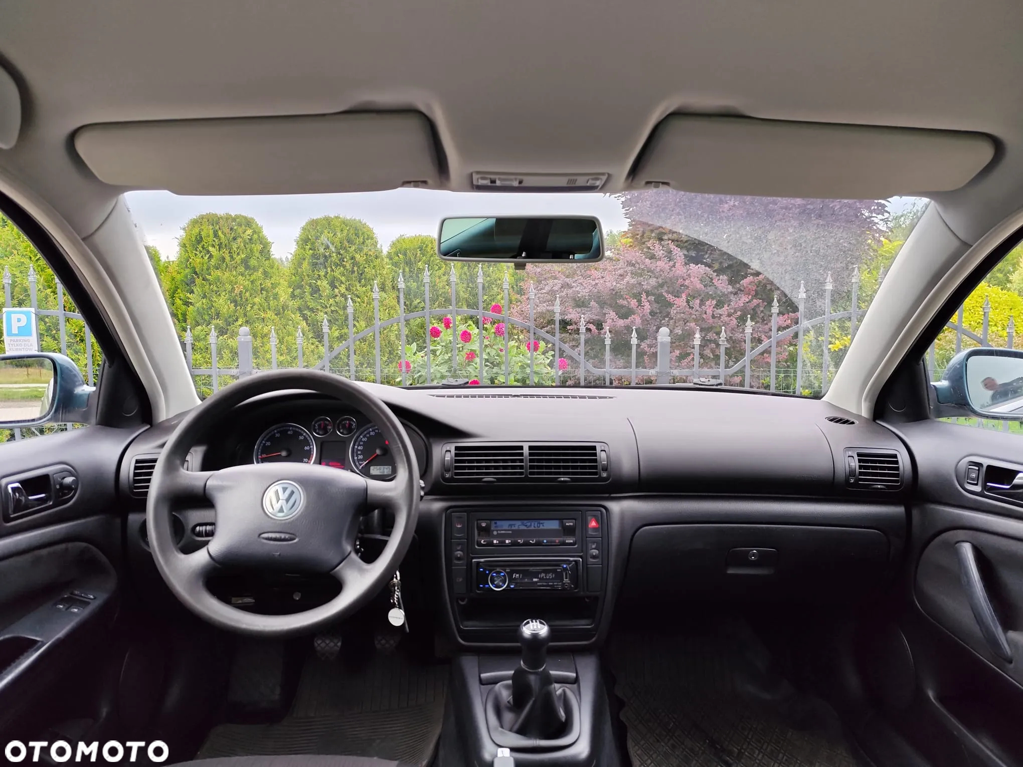 Volkswagen Passat 1.6 Trendline - 17