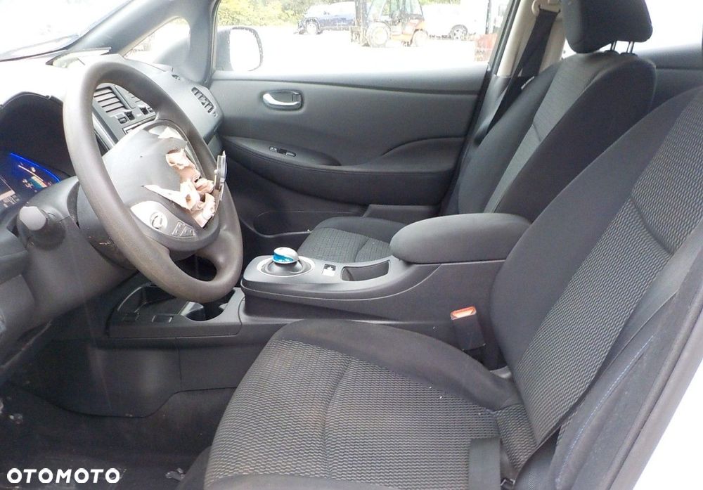 Nissan Leaf - 22