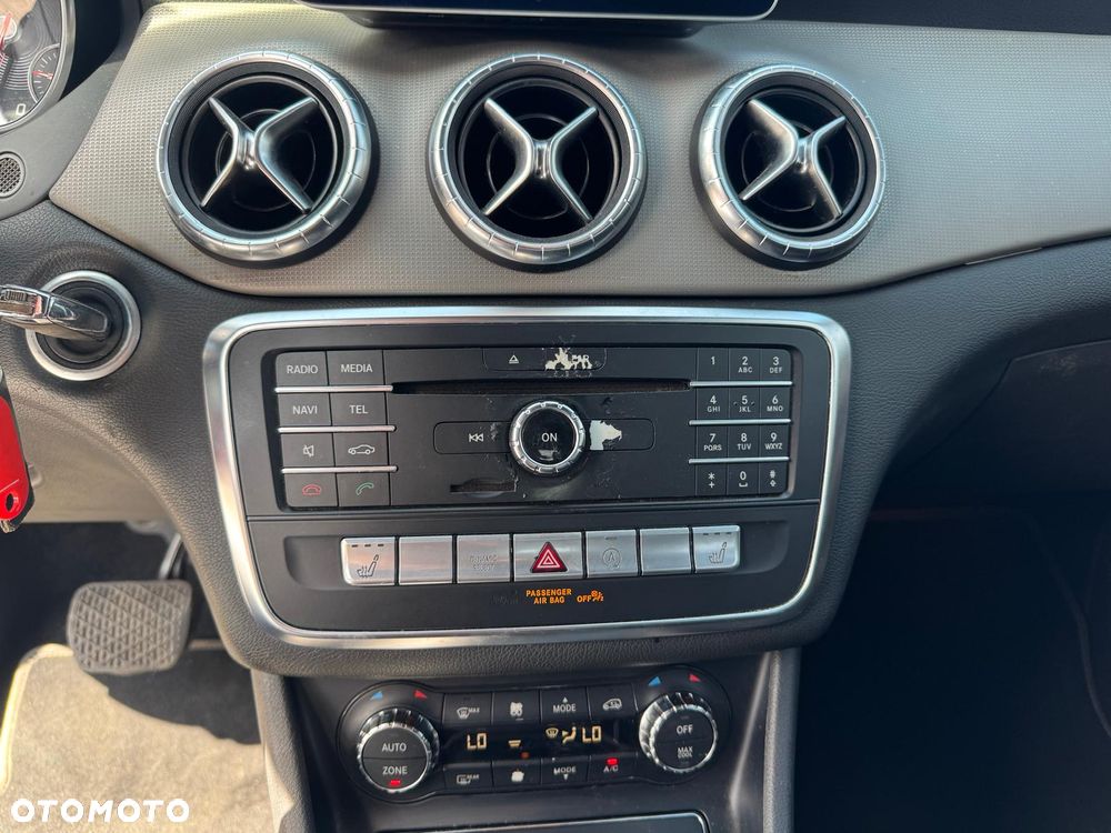 Mercedes-Benz CLA 250 7G-DCT - 18