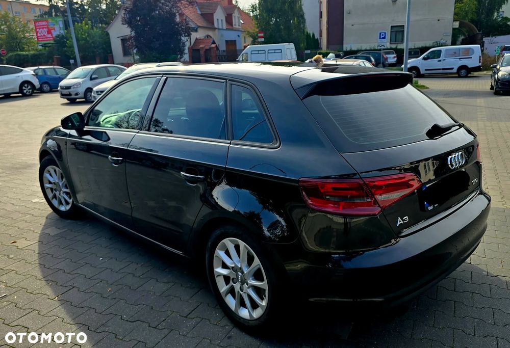 Audi A3 Sportback 1.4 TFSI Attraction - 4
