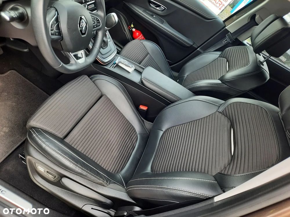 Renault Grand Scenic - 17