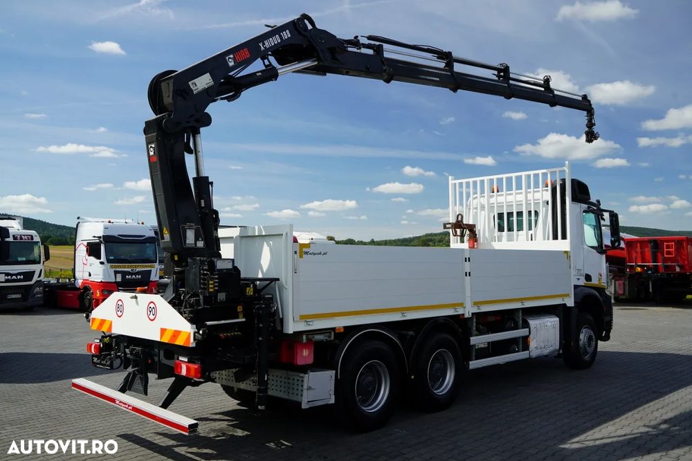 Mercedes-Benz AROCS 2643 / 6x4 / CAROSERIE CU BALANȚĂ - 6,3 M / MACARA HIAB X-HIDUO 188 ES-4 / CAPACITATE MAXIMĂ DE RIDICARE: 5.300 KG / ROTATOARE / PODEA HEAVY-DUTY / TRANSMISIE AUTOMATĂ - 7