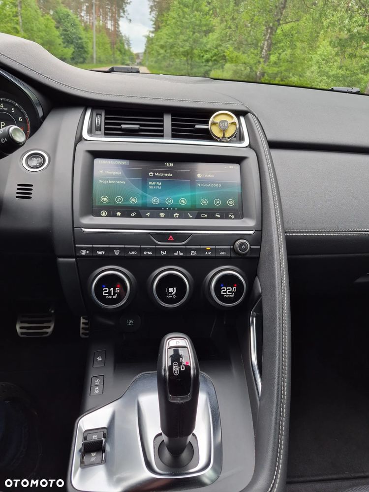Jaguar E-Pace 2.0 P250 mHEV AWD R-Dynamic Black - 13