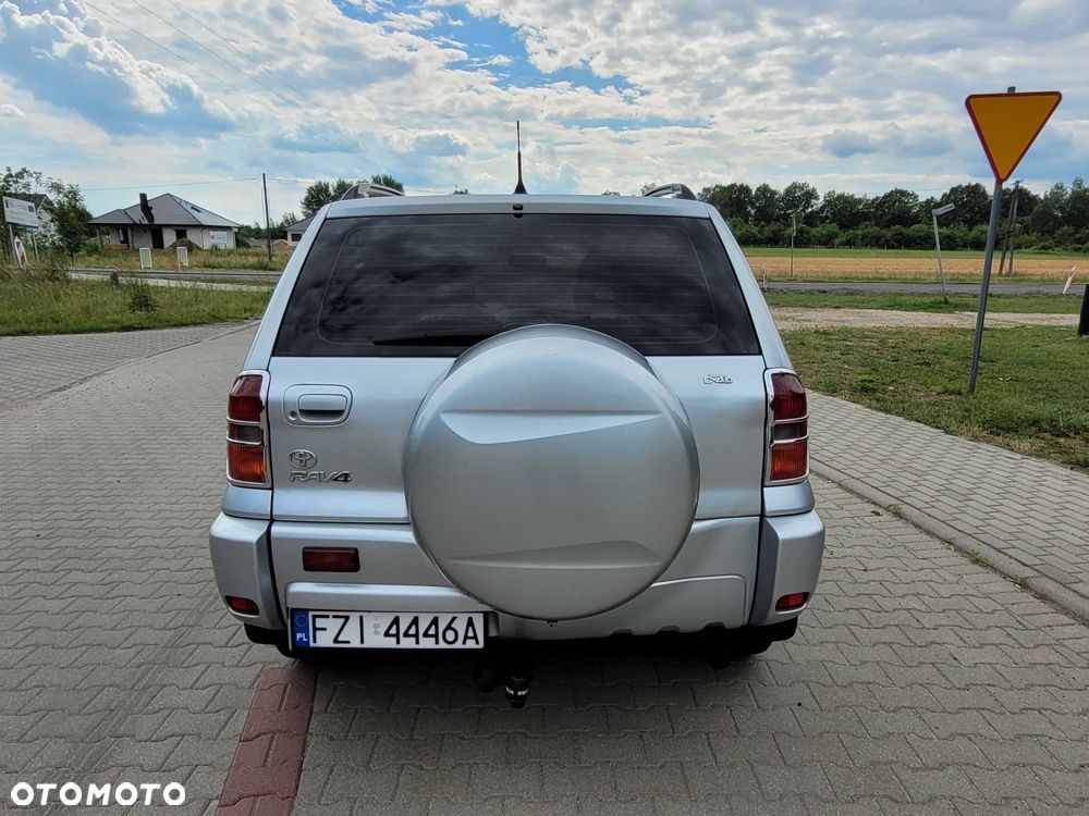 Toyota RAV4 - 6