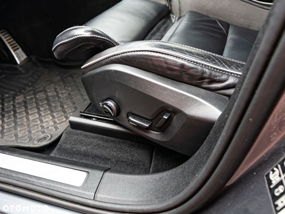 Volvo XC 60 B4 D AWD R-Design - 9