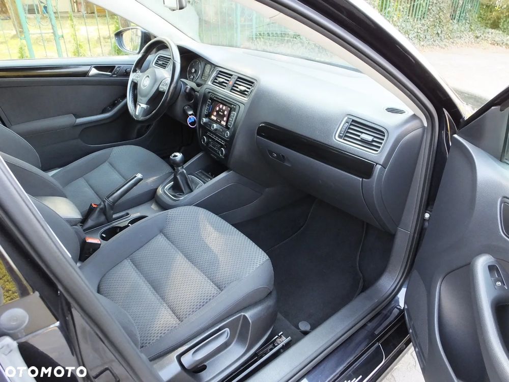 Volkswagen Jetta 1.6 TDI DPF Comfortline - 30