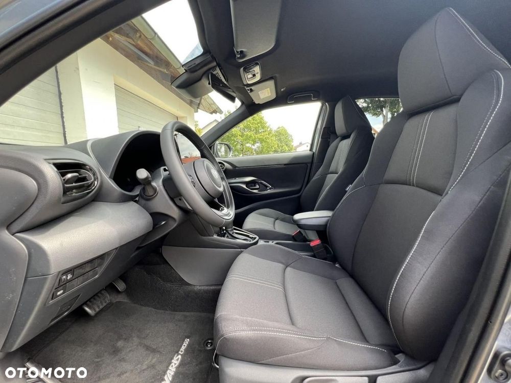 Toyota Yaris Cross - 12