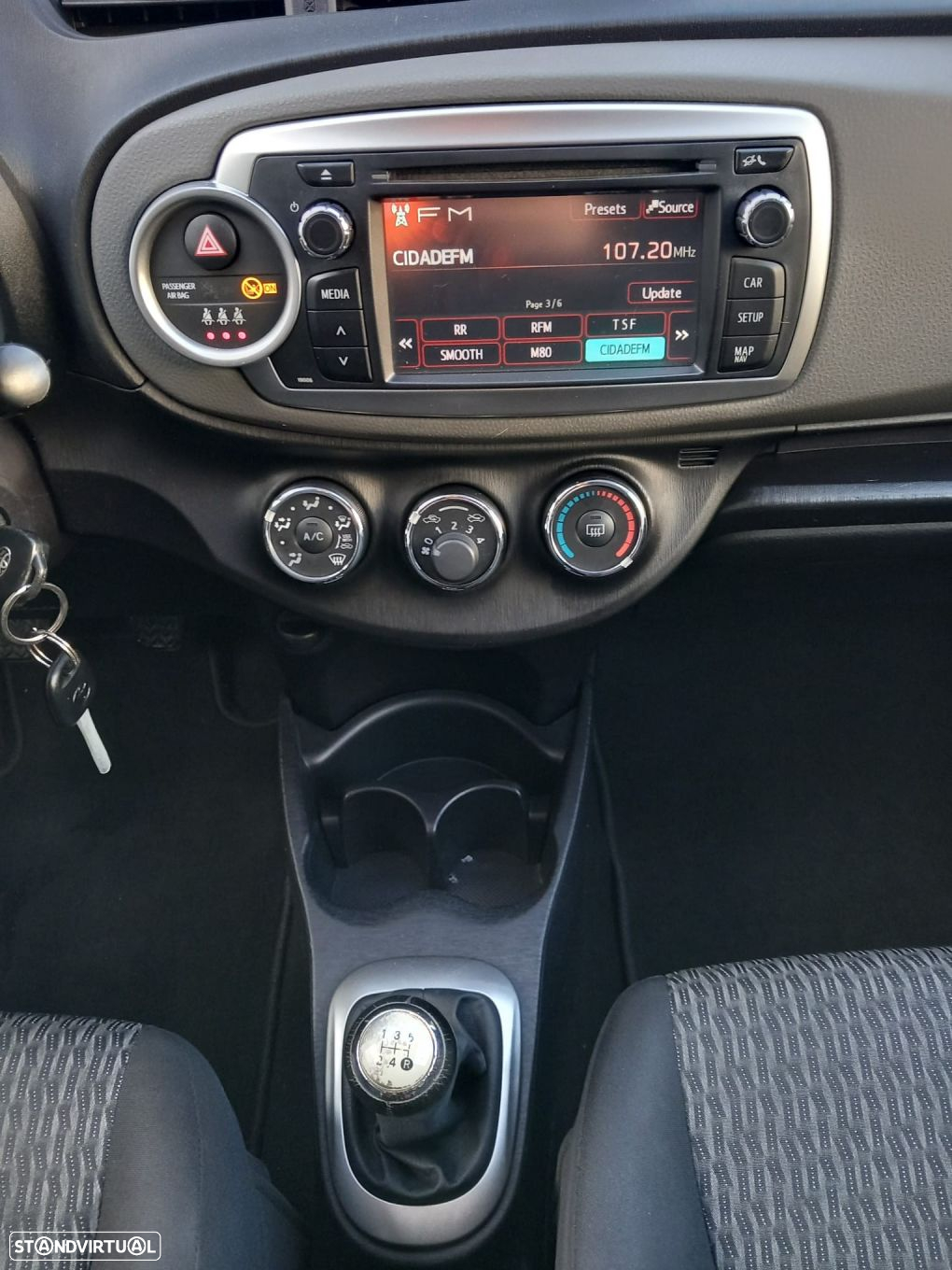 Toyota Yaris 1.0 VVT-i Comfort+P.Style +Navi - 18