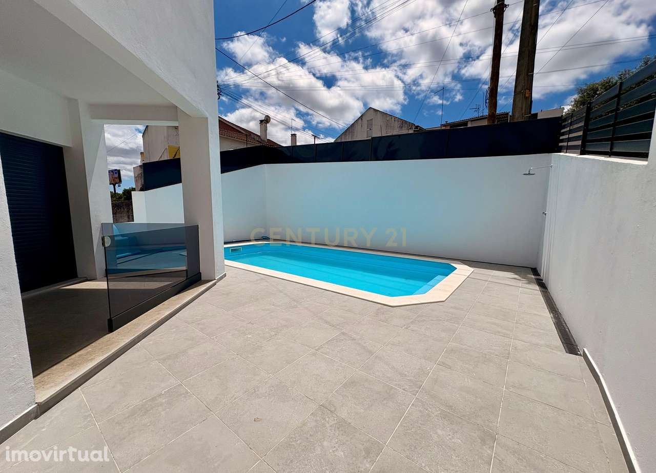 Moradia T4 com Piscina e Terraço em Alverca - Grande imagem: 2/38