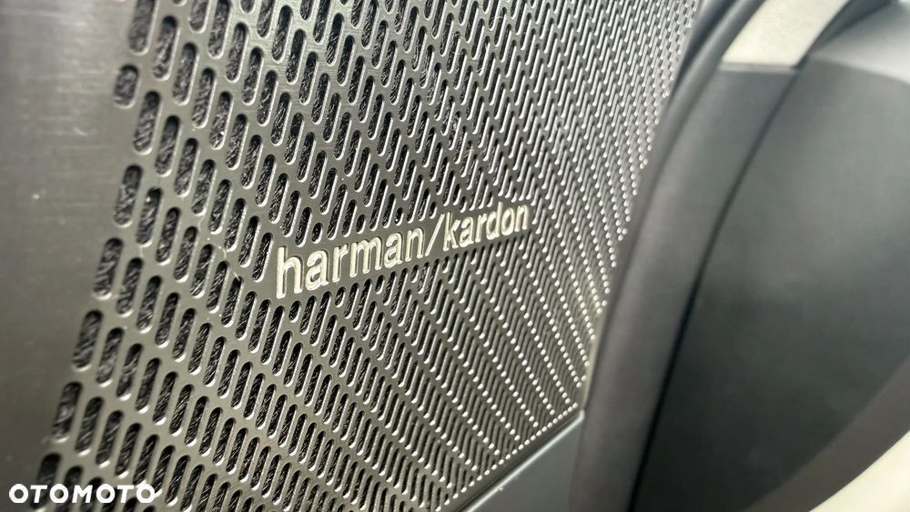 Volvo XC 40 B5 B AWD Momentum Pro - 28