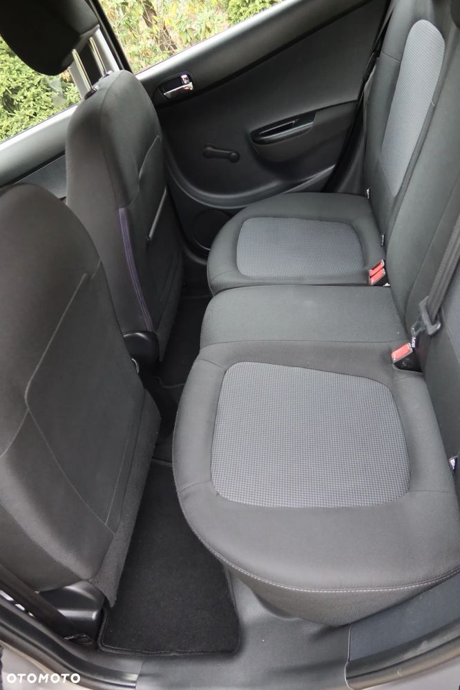Hyundai i20 - 17