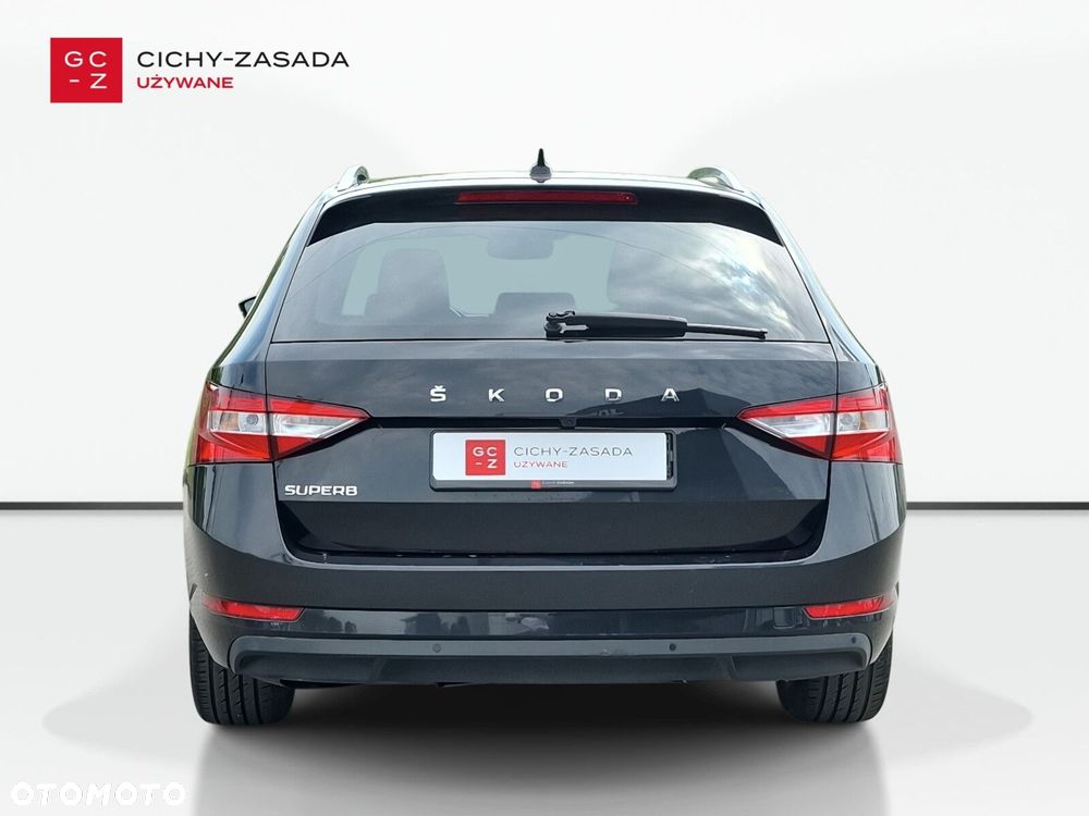 Skoda Superb 2.0 TDI SCR Style DSG - 4