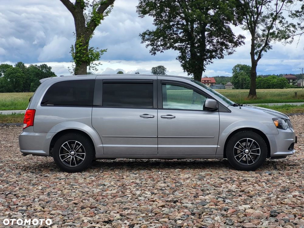 Dodge Grand Caravan - 5