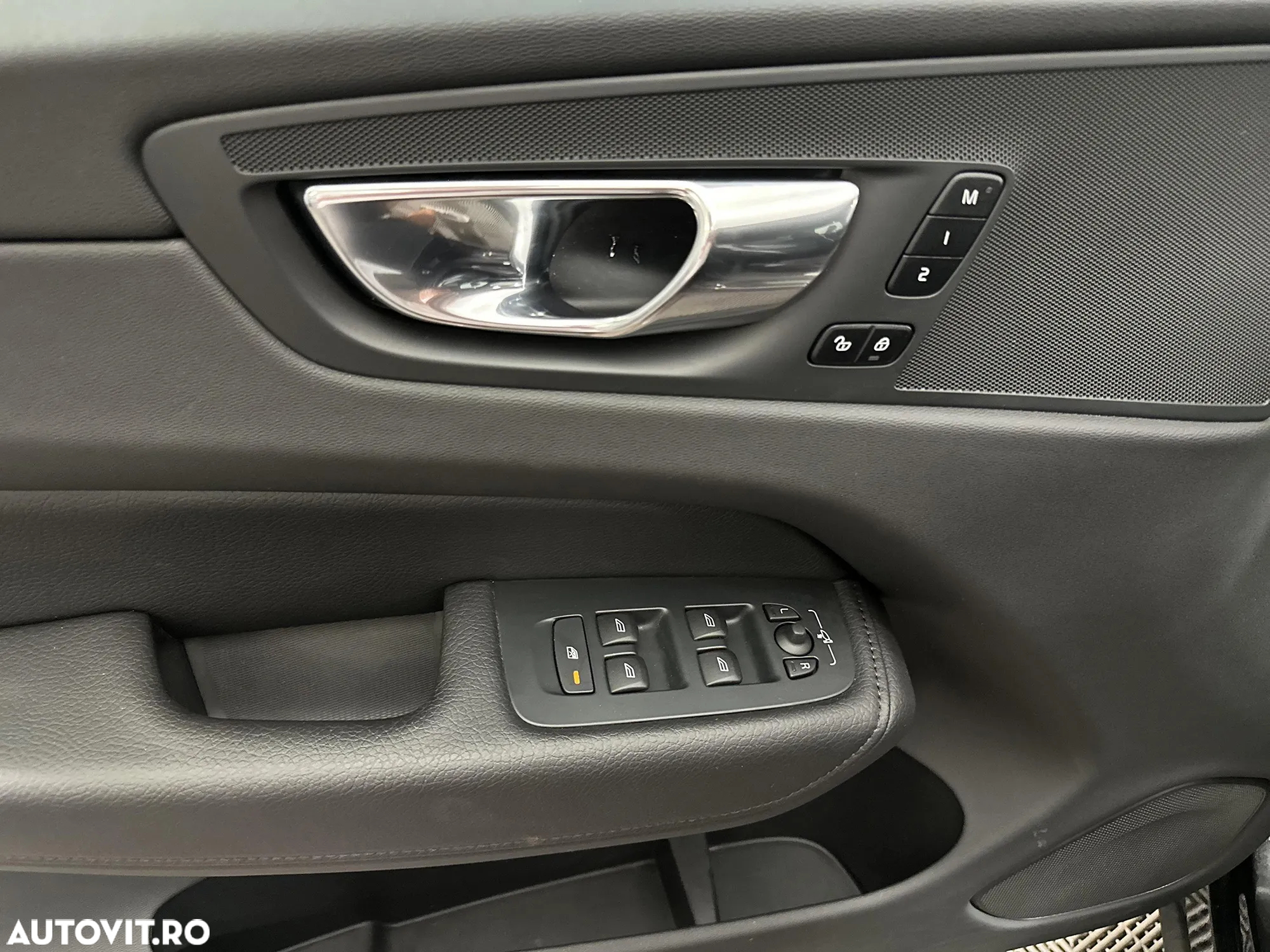 Volvo XC 60 T6 AWD Recharge Geartronic Inscription - 14