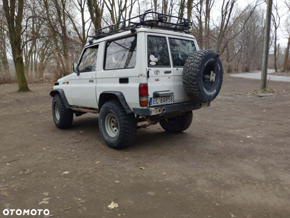 Toyota Land Cruiser HT LX - 4