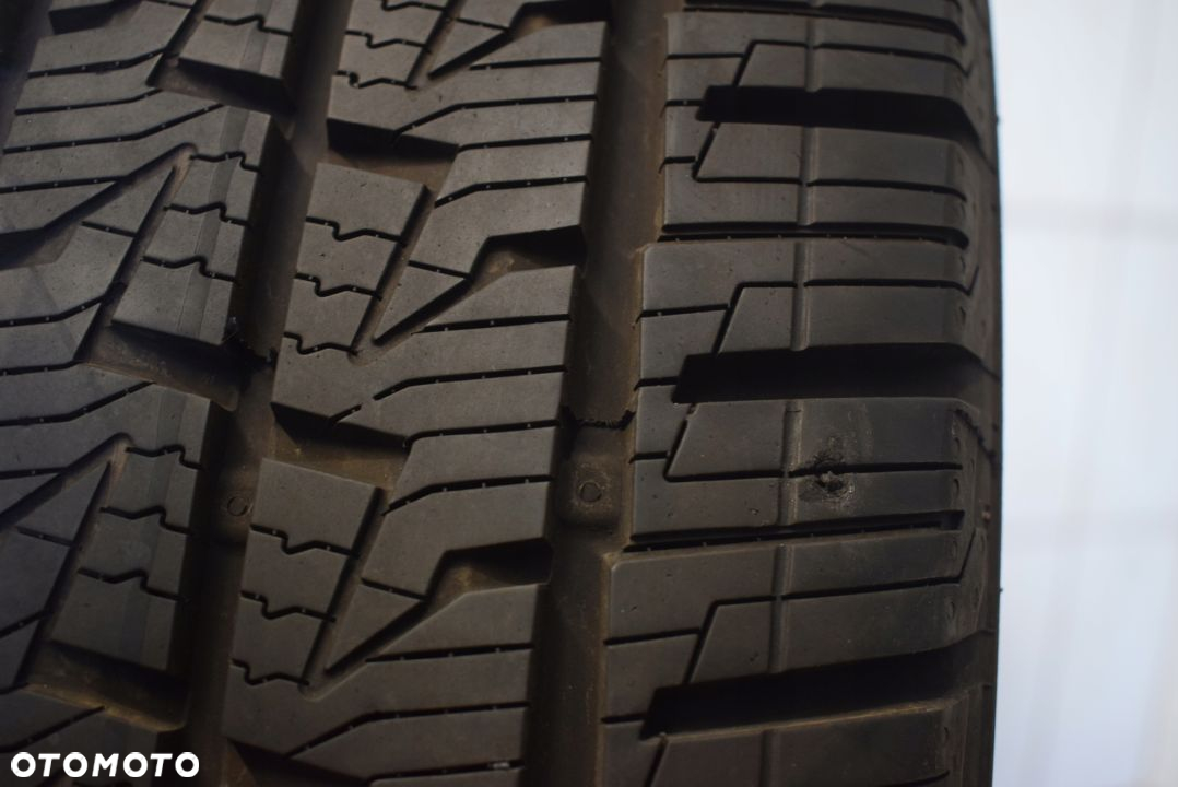 R17C 215/60 Continental VanContact 4Season - 9