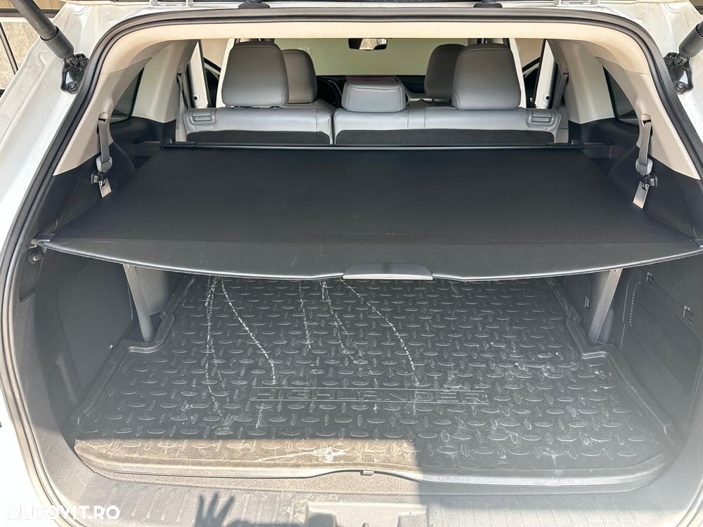 Toyota Highlander 2.5 L Dynamic Force 248CP Luxury Pearly - 28