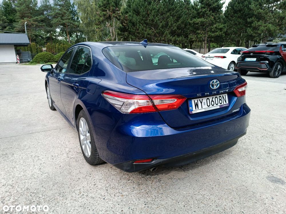 Toyota Camry - 6