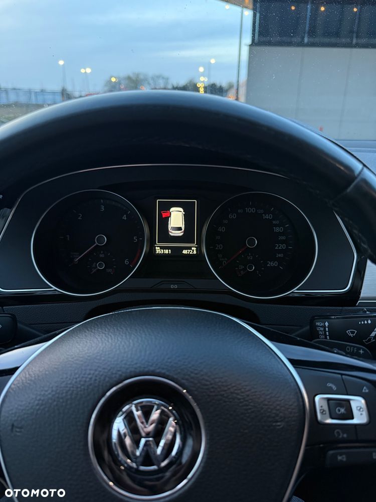 Volkswagen Passat 2.0 TDI SCR DSG Highline - 8