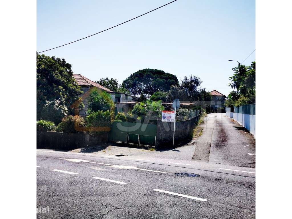MORADIAS para recuperar, para investimento, em Guardizela Guimarães - Grande imagem: 2/12