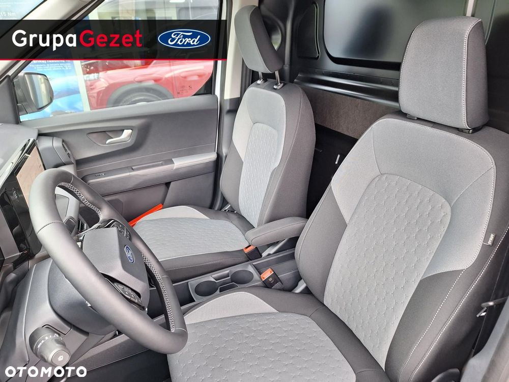 Ford Transit Courier - 18