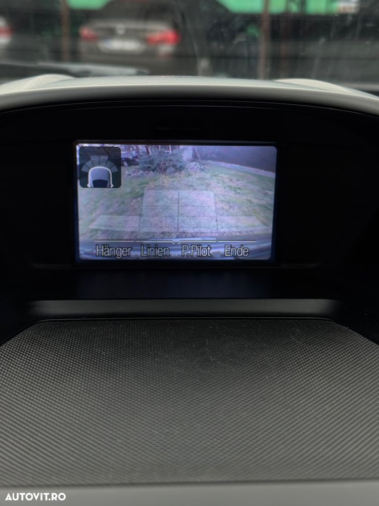 Ford Kuga 2.0 TDCi Powershift 4WD Titanium - 3