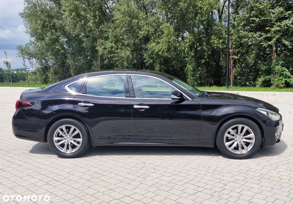 Infiniti Q70 - 4