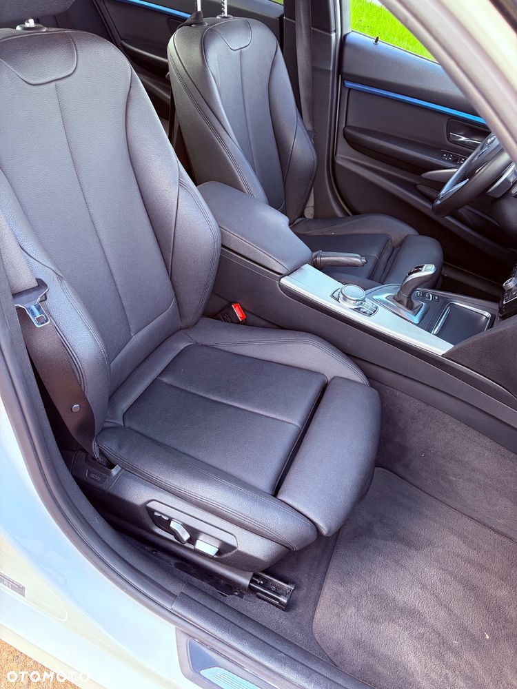 BMW Seria 3 320i Sport-Aut - 17