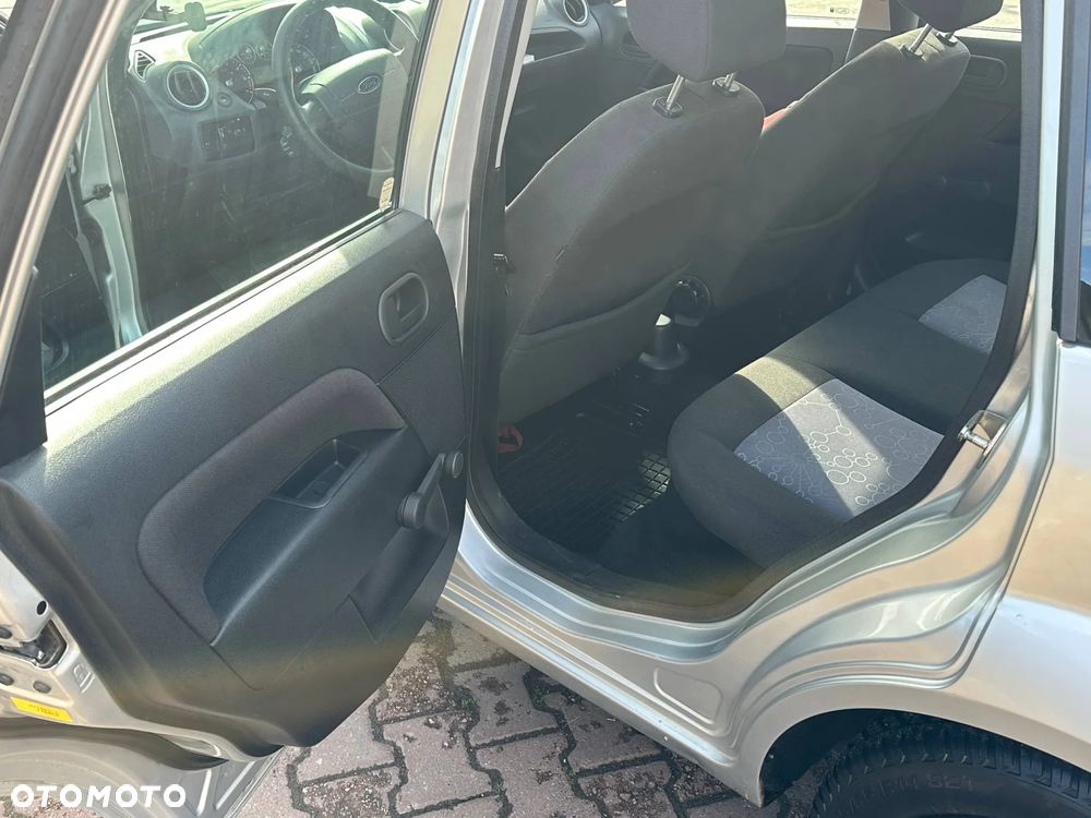 Ford Fiesta - 7