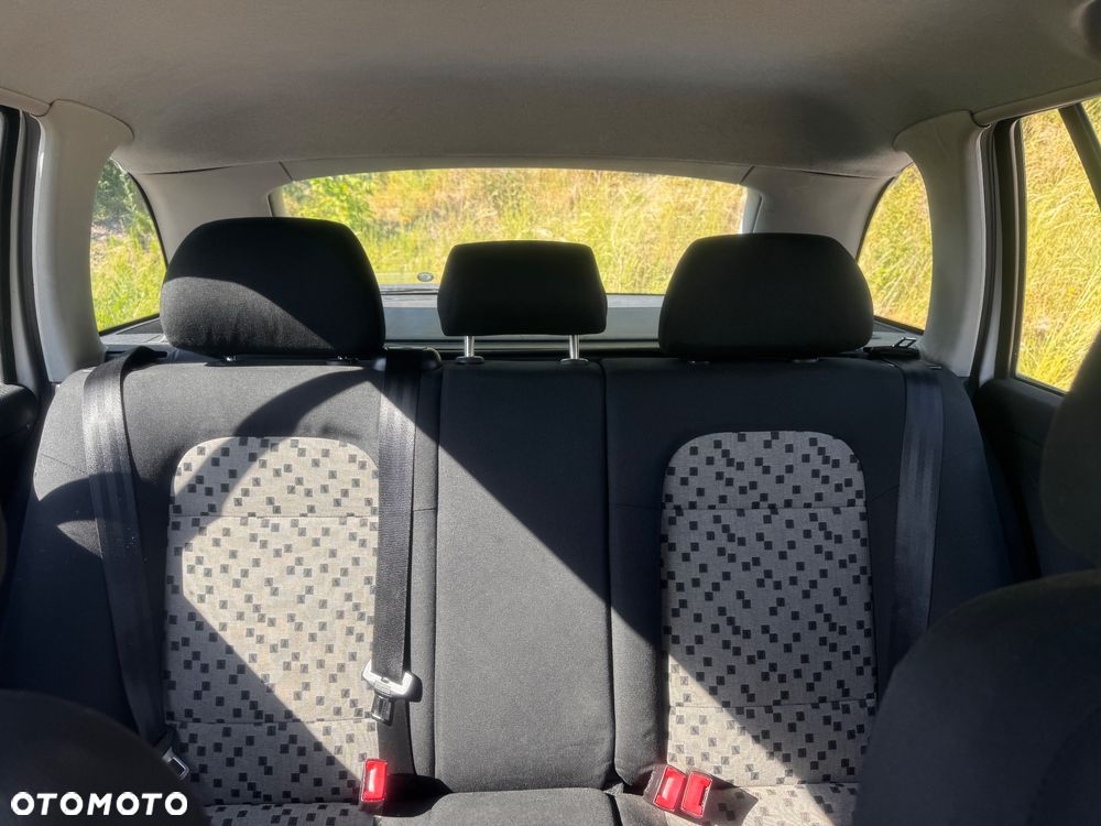 Skoda Fabia 1.4 16V Active - 11