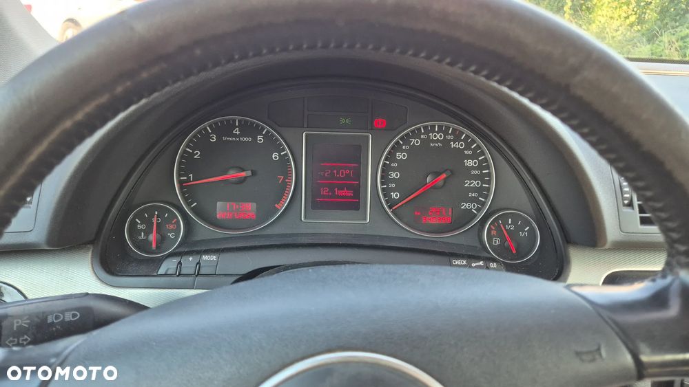 Audi A4 Avant 1.8T Quattro - 8