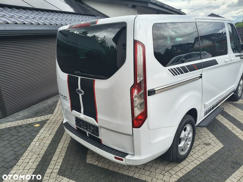 Ford Tourneo Custom - 27