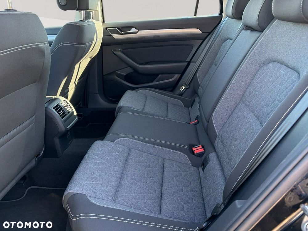 Volkswagen Passat - 22