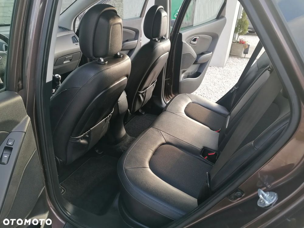 Hyundai ix35 1.6 2WD Fifa World Cup Edition - 27