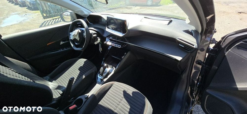 Peugeot 208 - 37