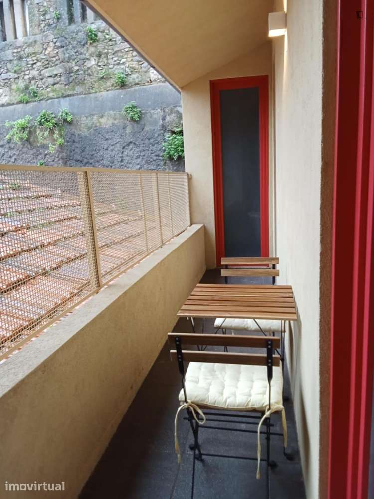 Apartamento com 1 quartos - localizado em Santa Marinha Porto - Grande imagem: 5/17