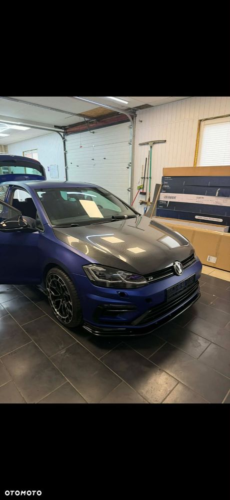 Volkswagen Golf - 8