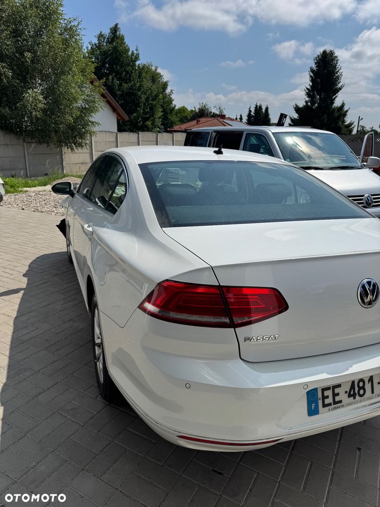 Volkswagen Passat 2.0 TDI SCR DSG Highline - 3