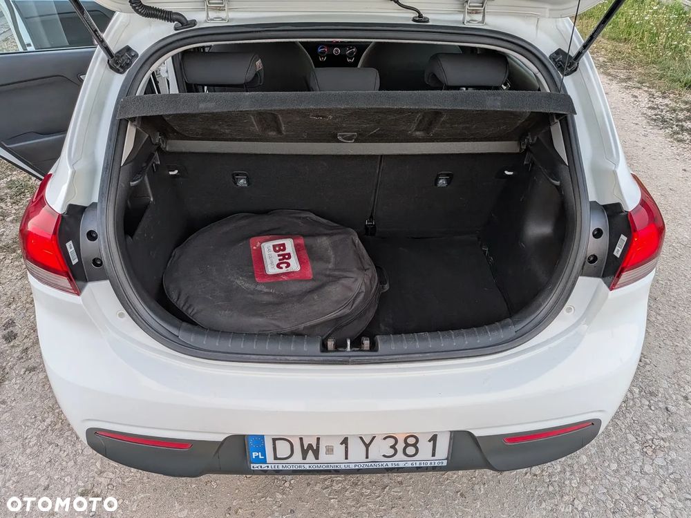 Kia Rio 1.2 M - 21