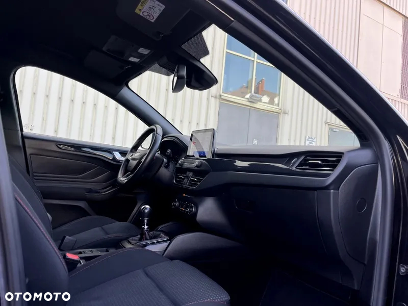 Ford Focus Turnier 1.5 EcoBoost Start-Stopp-System ST-LINE - 22