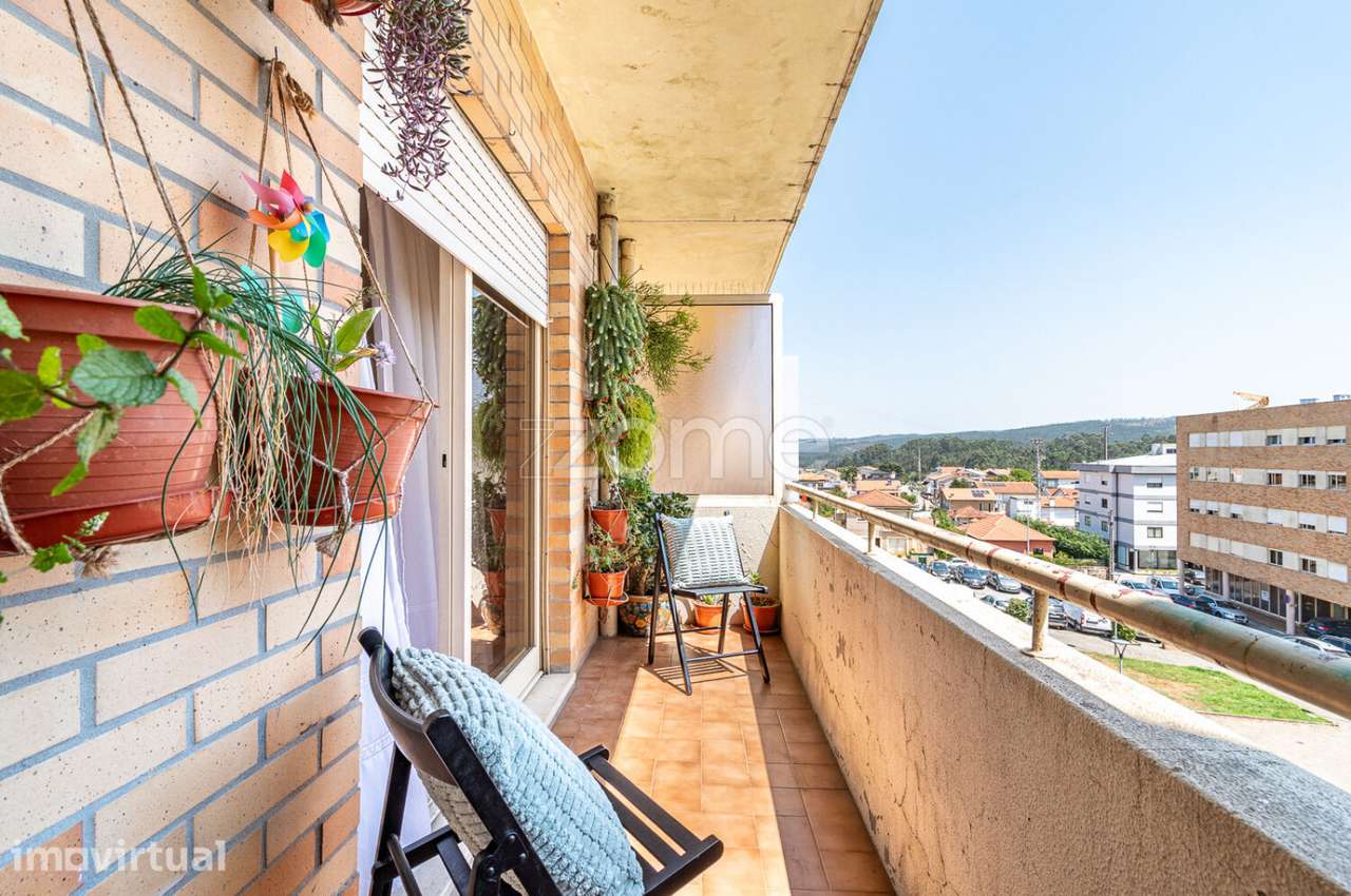 Apartamento T3 com duas Varandas e Garagem Box, São Romão do Corona... - Grande imagem: 4/49