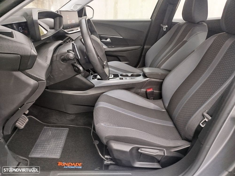 Peugeot 2008 1.2 PureTech Allure EAT8 - 7