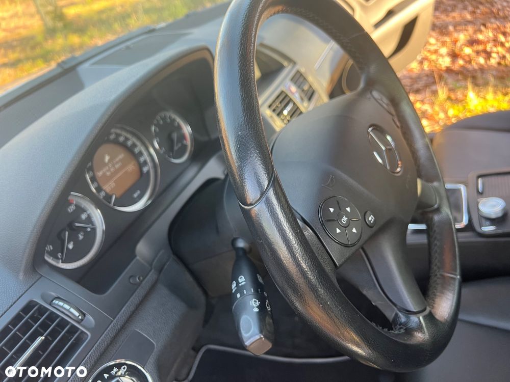 Mercedes-Benz Klasa C 180 Kompressor BlueEFFICIENCY Elegance - 18