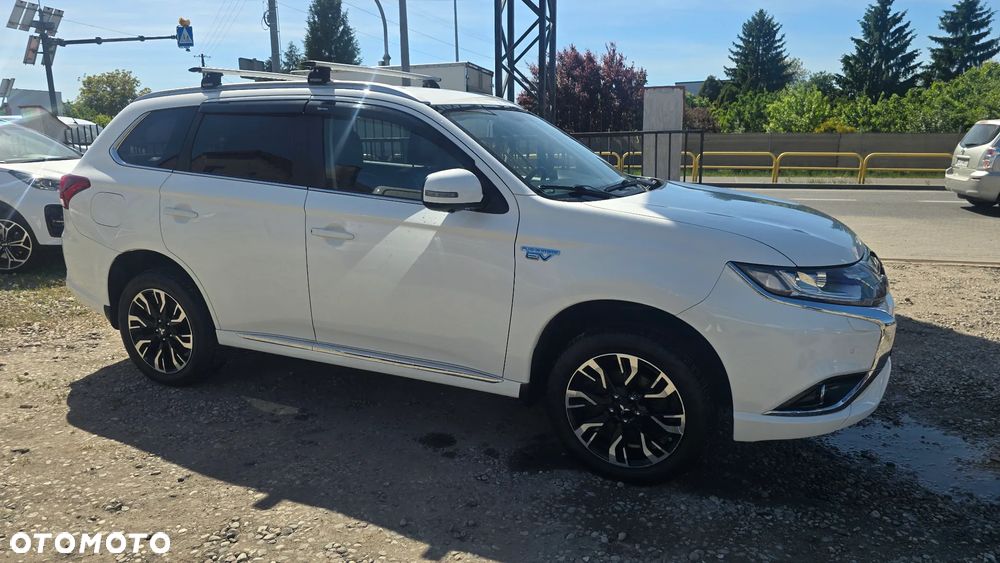 Mitsubishi Outlander 2.0 4WD - 1