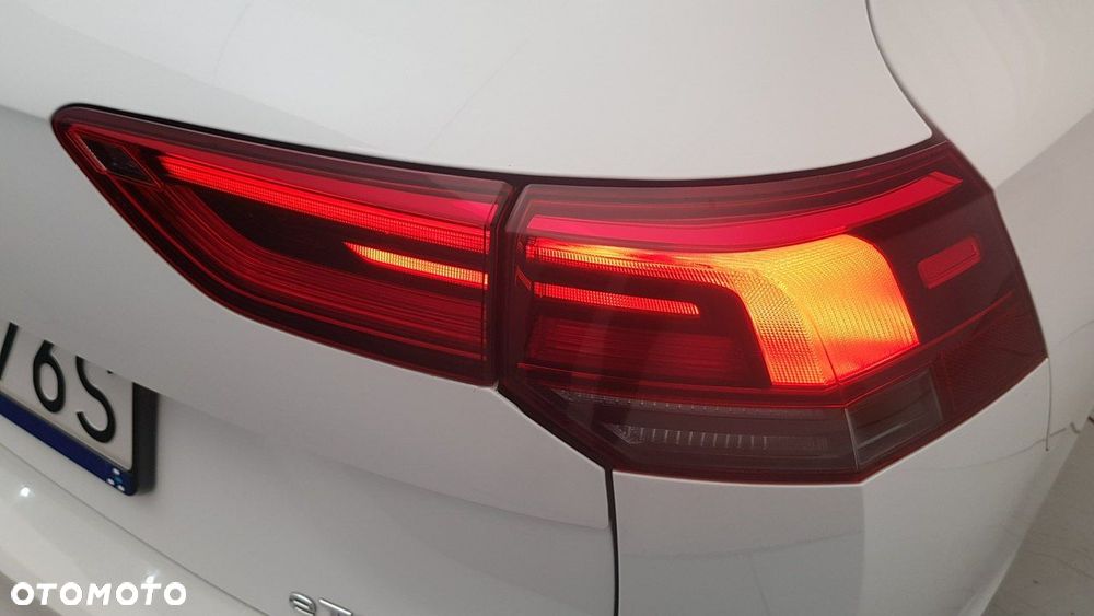 Volkswagen Golf - 16