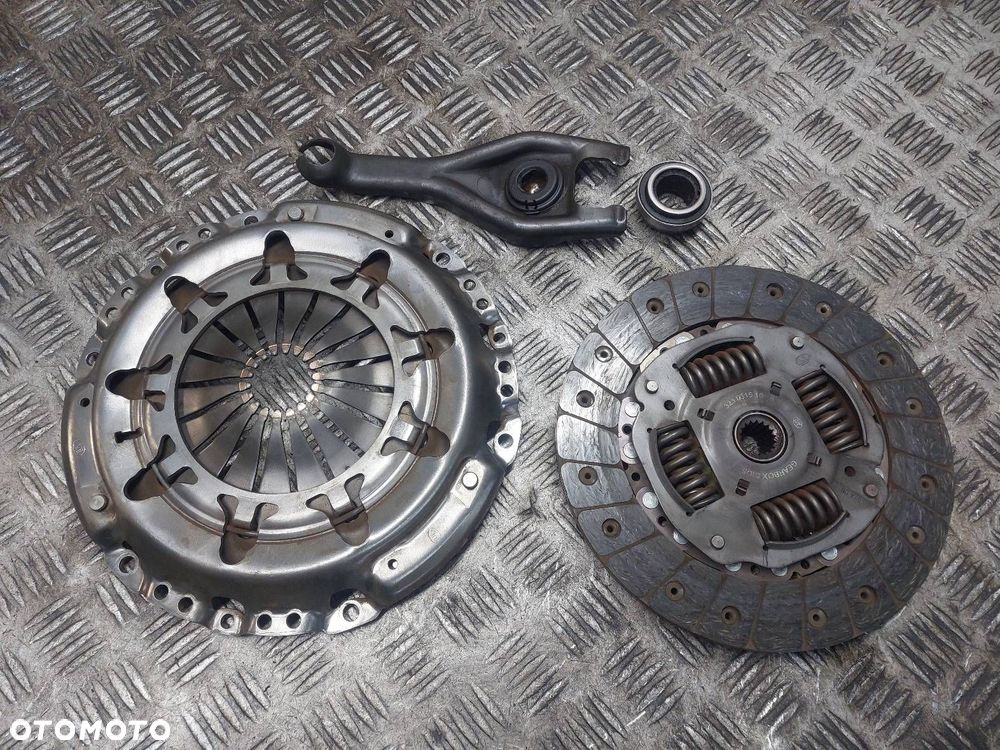 SPRZĘGŁO TARCZA + DOCISK + ŁOŻYSKO OPOROWE PEUGEOT 206 I 2.0 HDI ID: 236608 - 1