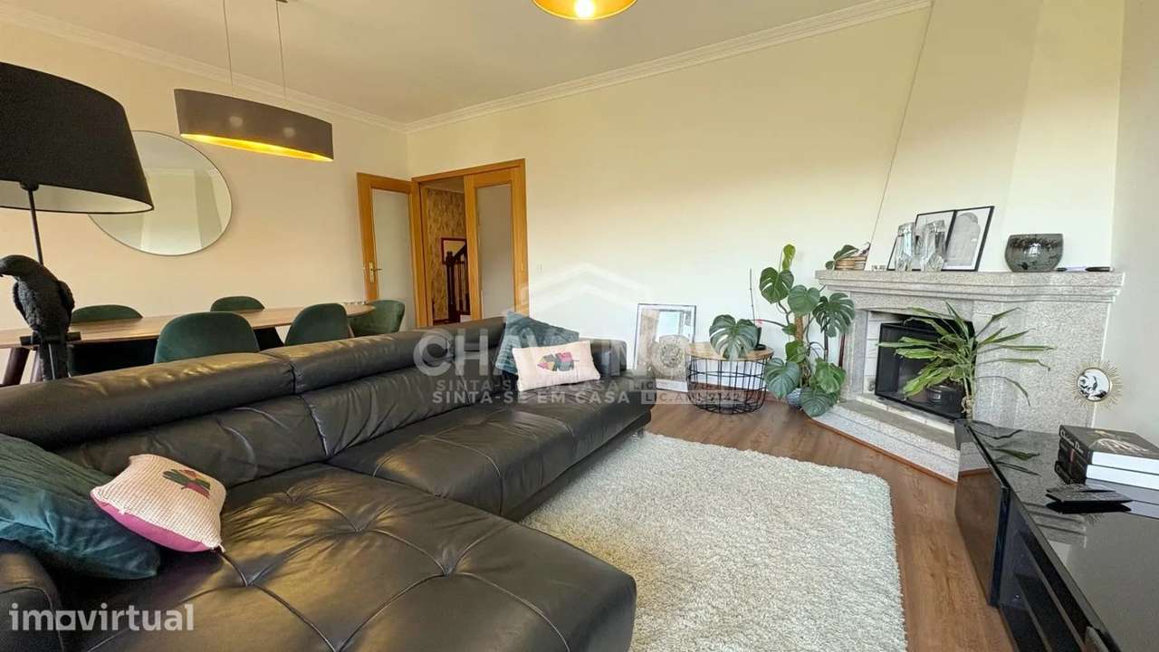 Apartamento T2 Duplex Renovado com Terraço, Garagem Box e 3 WC - Grande imagem: 3/24
