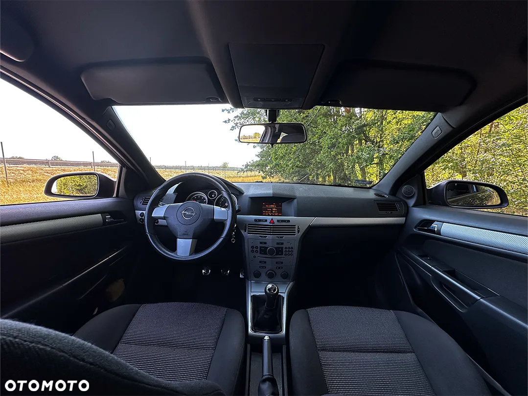 Opel Astra GTC 1.8 Sport - 15