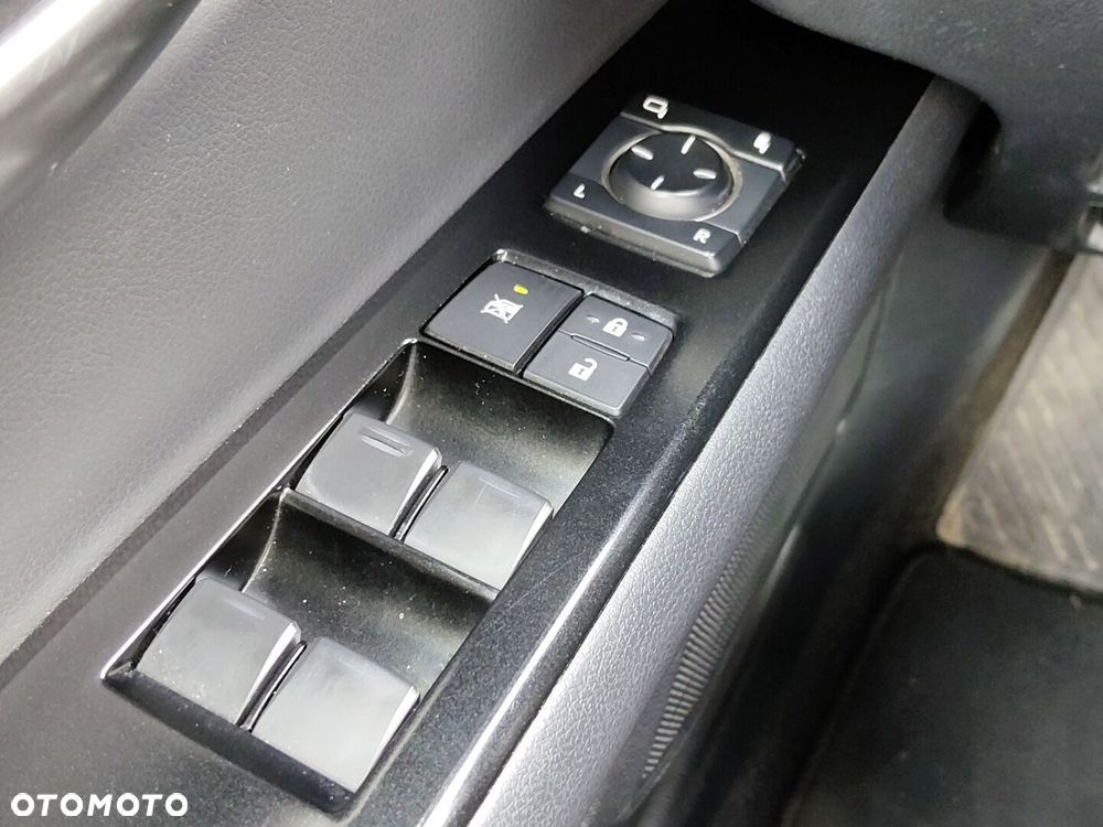 Lexus UX 250h GPF Business 2WD - 17